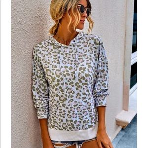 Long Sleeve Leopard Pullover Hoodie (UNWORN)